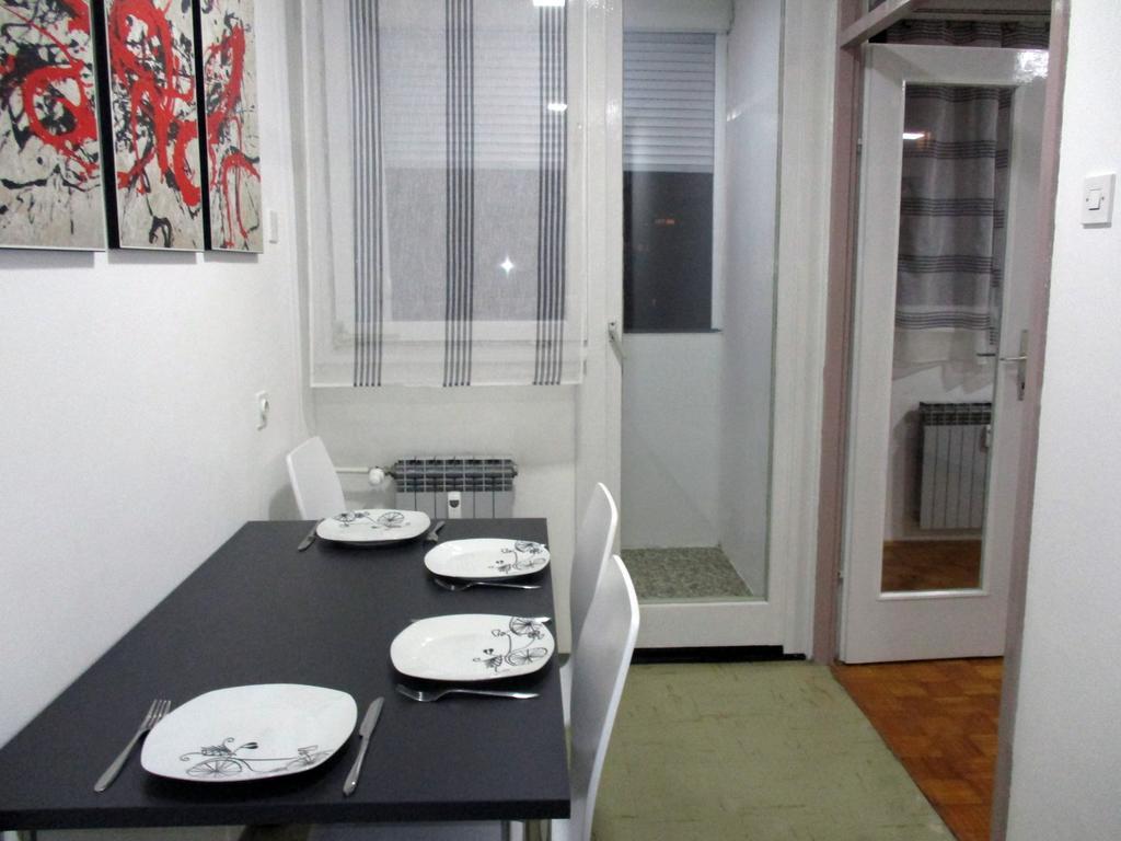 Door 44 Apartment Zagreb Bagian luar foto
